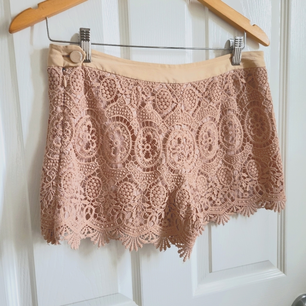 Club Monaco Crochet Short Size 2